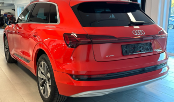 
									Audi e-tron complet								