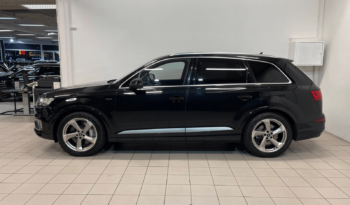 
									Audi Q7 complet								