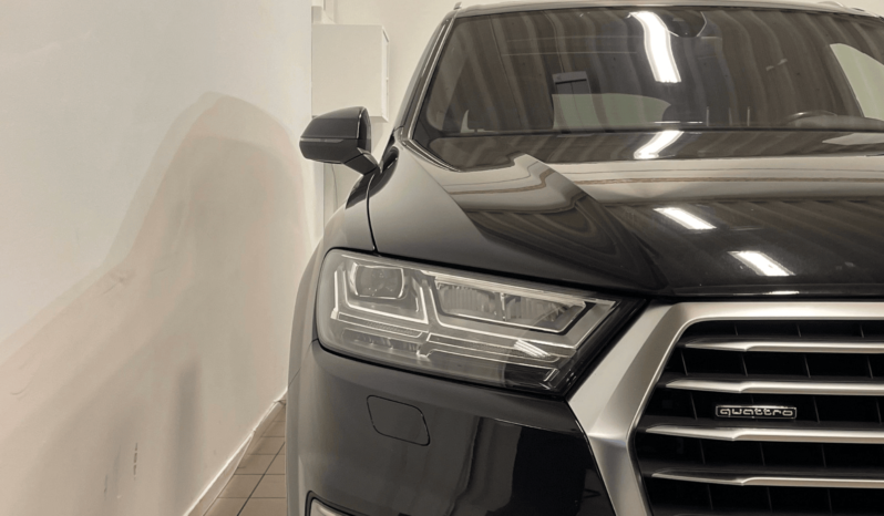 
								Audi Q7 complet									