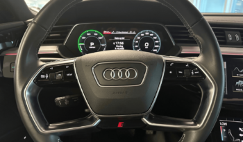 
									Audi e-tron complet								