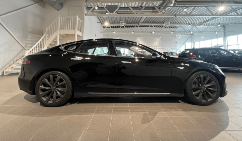 
								Tesla modèle S complet									