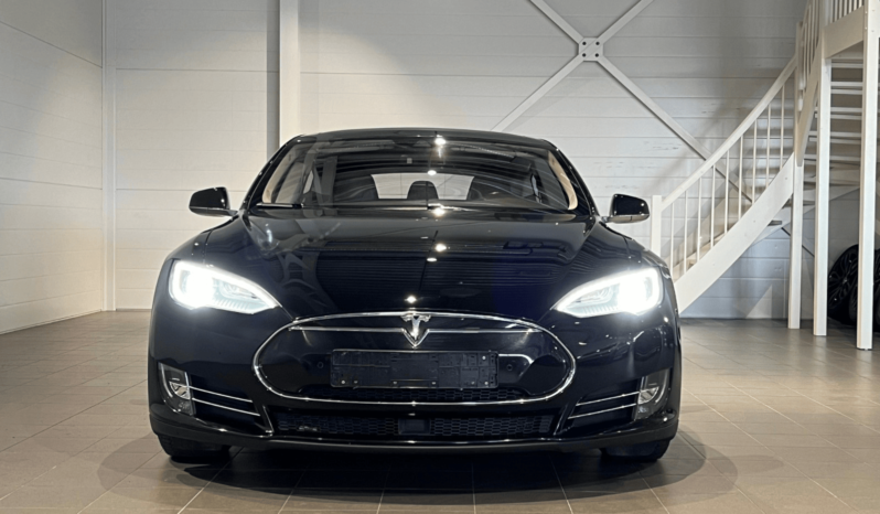 
								Tesla modèle S complet									