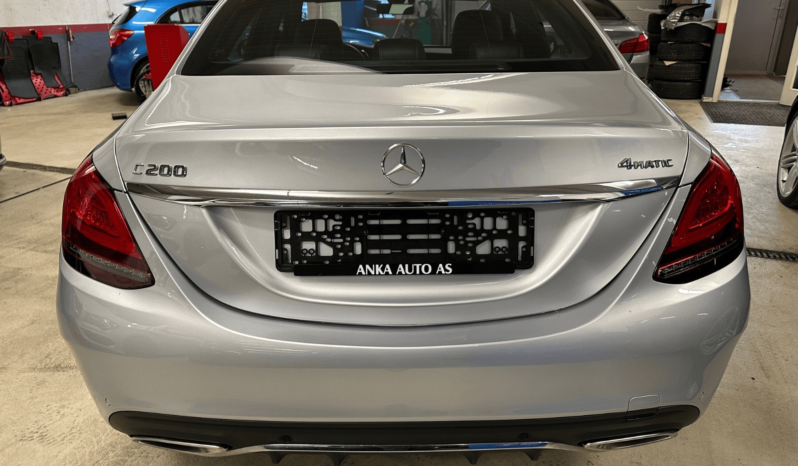 
								Mercedes-Benz Classe C complet									